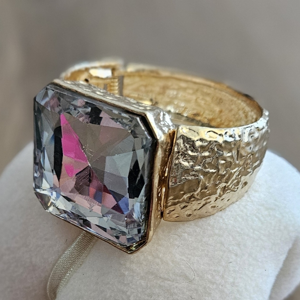 Geometric rhinestone cuff in gold